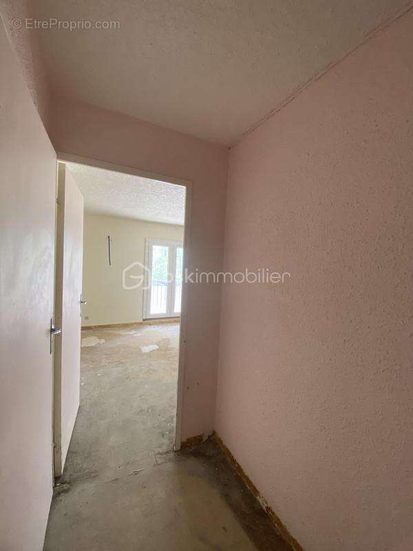 SAINT-CHRISTOL ((84) -  Créez votre T2 sur mesure ! Plateau sous forme d'appartement de 68 m² env. situé au 1er étage avec ascen - photo 12