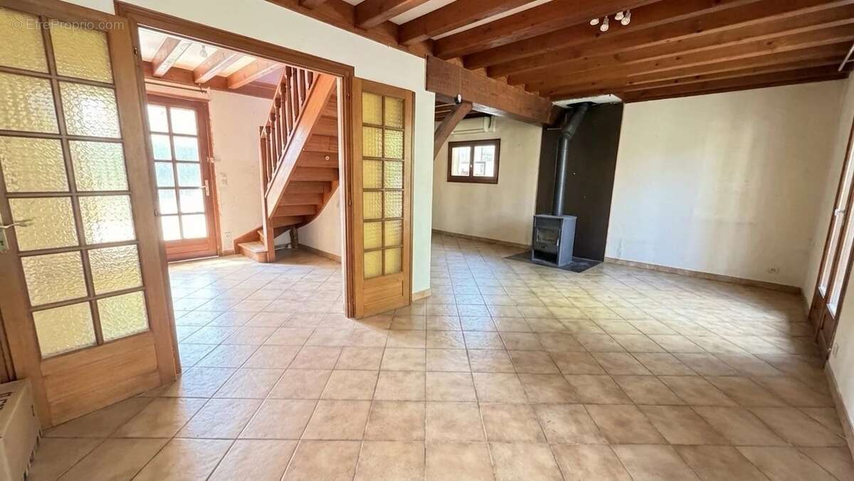 Ensemble immobilier : Maison 146 m2, maison annexe 50 m2, pi - photo 3