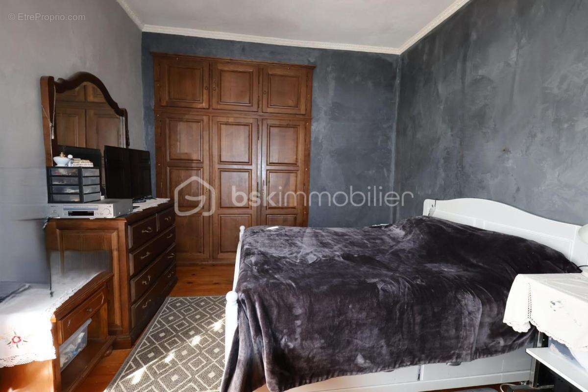 Maison à CRECHES-SUR-SAONE