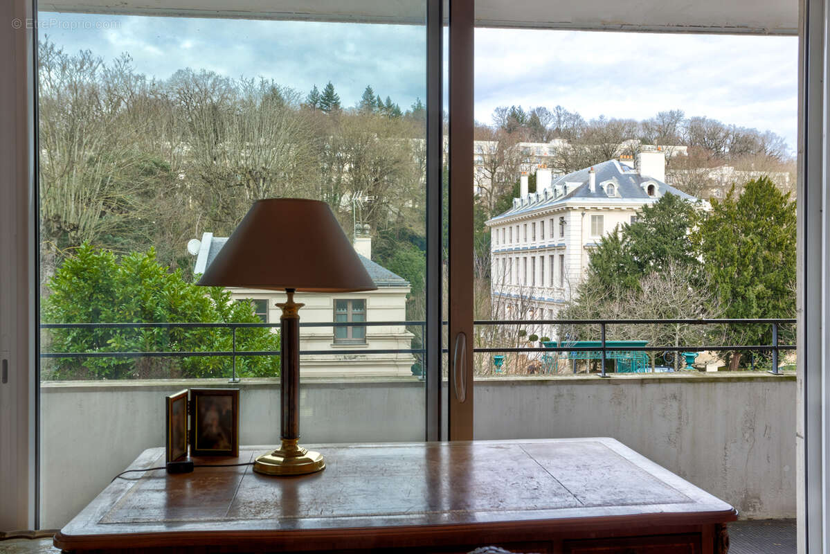 Appartement à VILLE-D'AVRAY