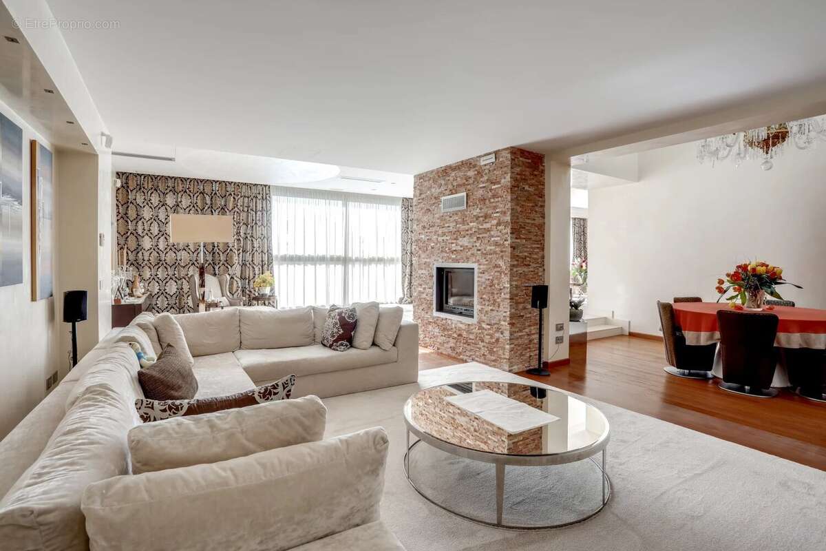 Appartement à ROQUEBRUNE-CAP-MARTIN