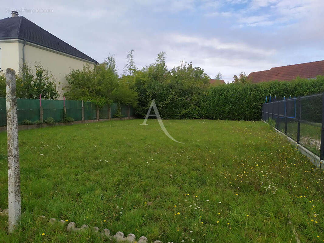 Maison à SAINT-JEAN-DE-LA-RUELLE