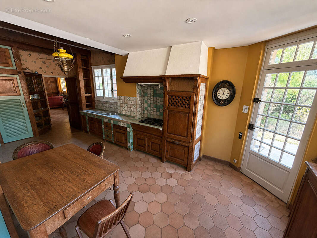 Élégante demeure familiale de 230 m² au coeur de Coye-la-Forêt ! - photo 9