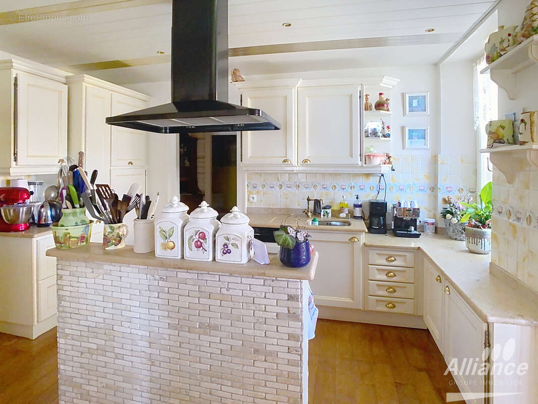 Belle maison pierre rénovée avec piscine et dépendances - photo 5