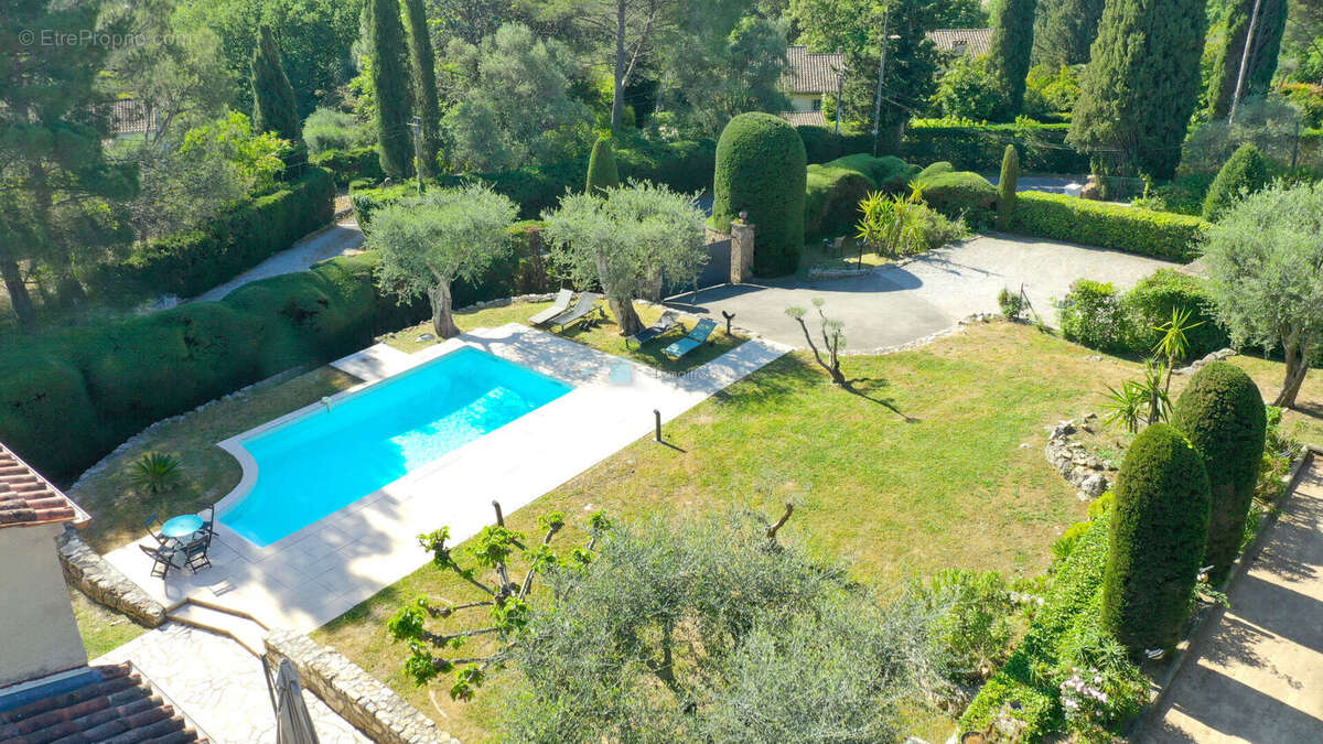 Mas Grasse saint Jacques 170 m² avec jolie jardin et piscine - photo 5
