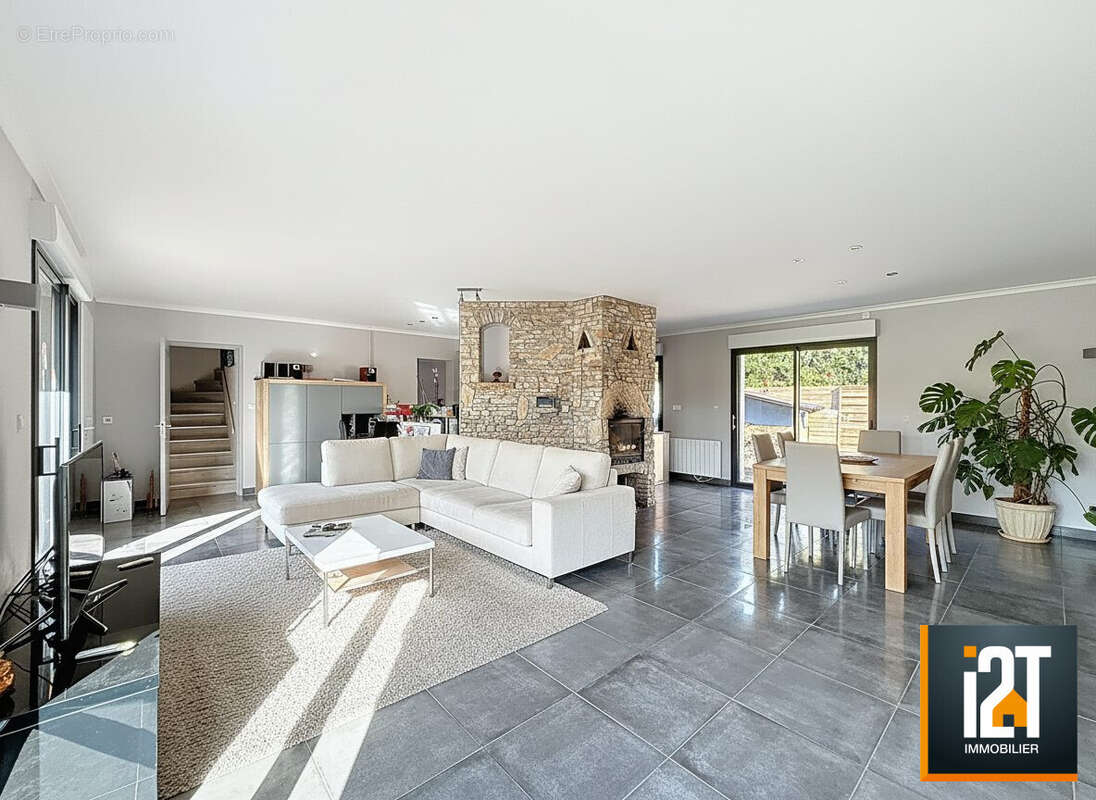 Maison à LA CALMETTE