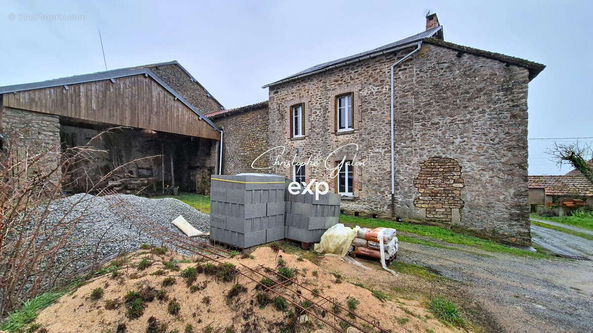 Maison à DOMPIERRE-LES-EGLISES