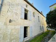 Maison à VILLEBOIS-LAVALETTE