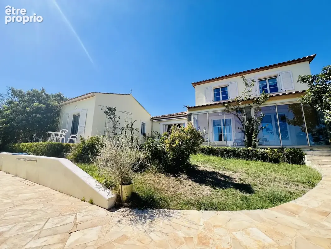 Villa T4 de 147m2 avec vue ,piscine, garage sur 1200m2 de terrain - photo 3