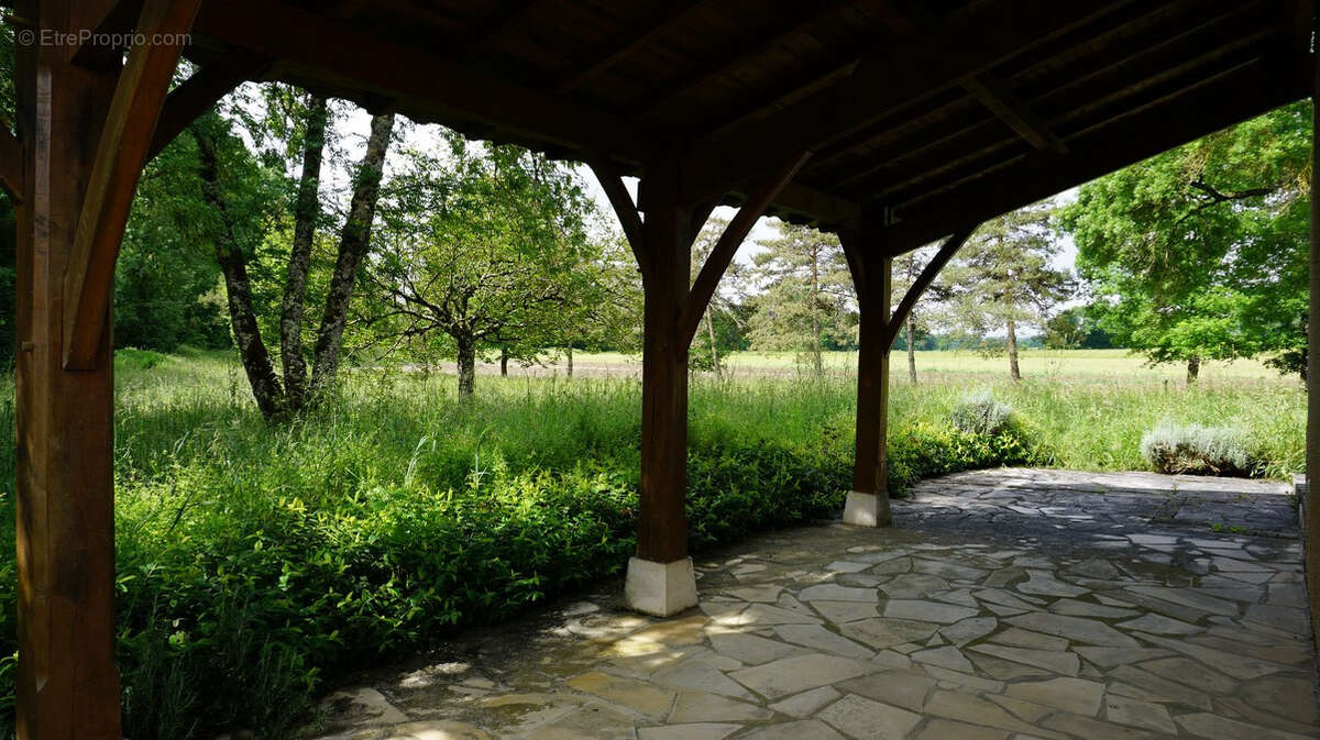 Maison à CASTELNAU-MONTRATIER