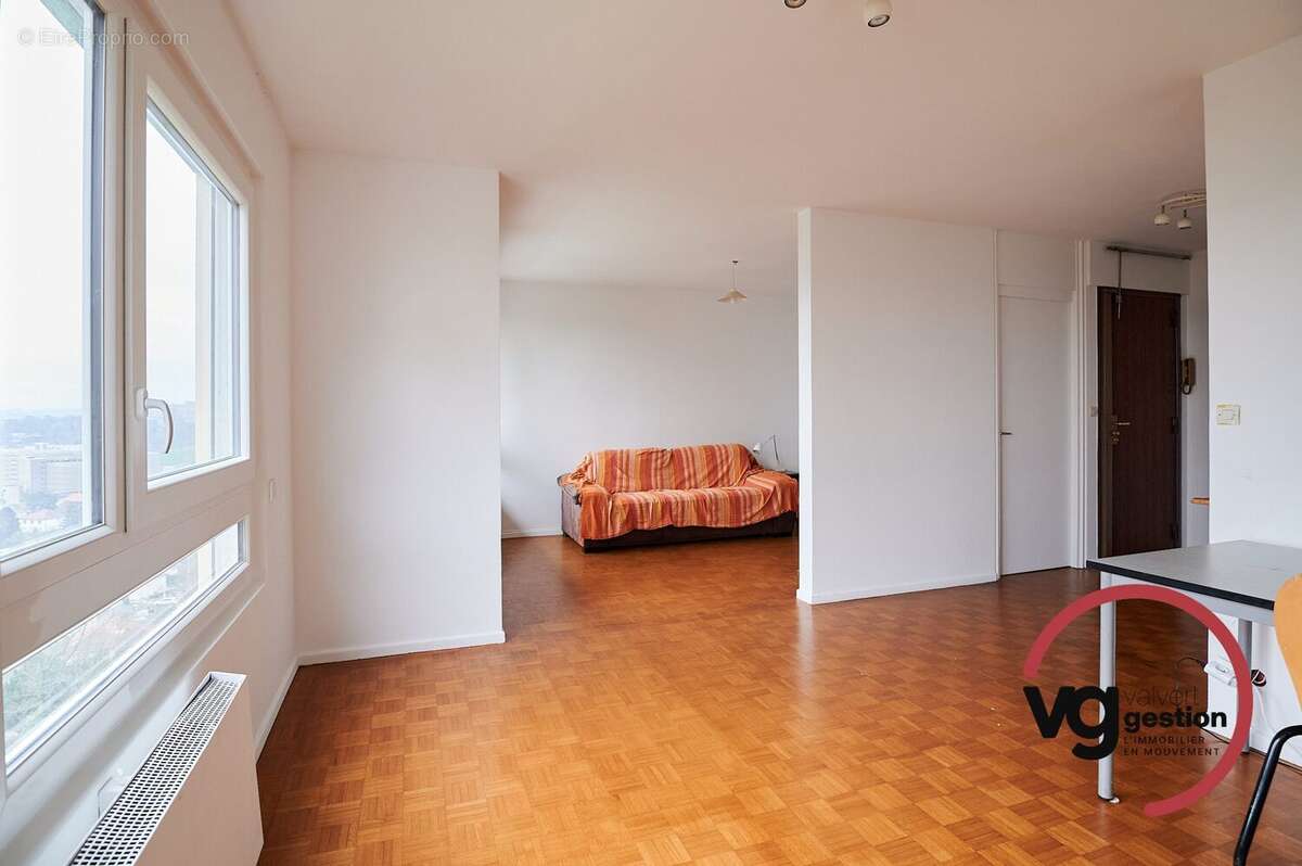 Appartement à OULLINS
