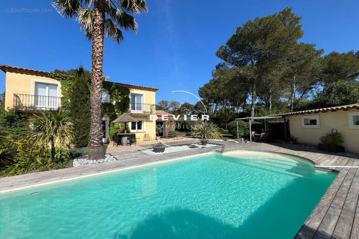 Maison à SAINT-JEAN-DE-CORNIES