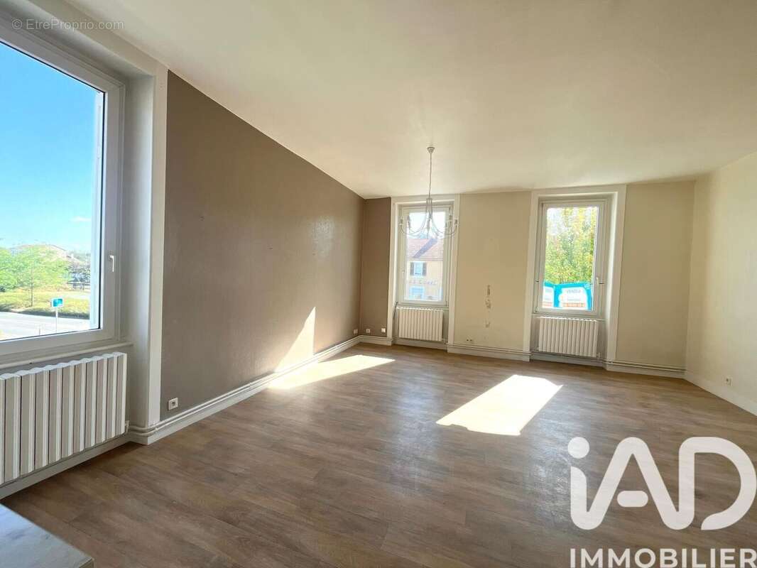 Photo 2 - Appartement à SAINT-JUST-SAINT-RAMBERT
