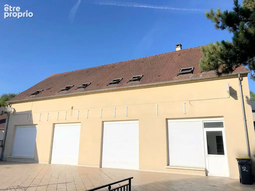 Immeuble Chars 10 pièce(s) 340 m2 - photo 2
