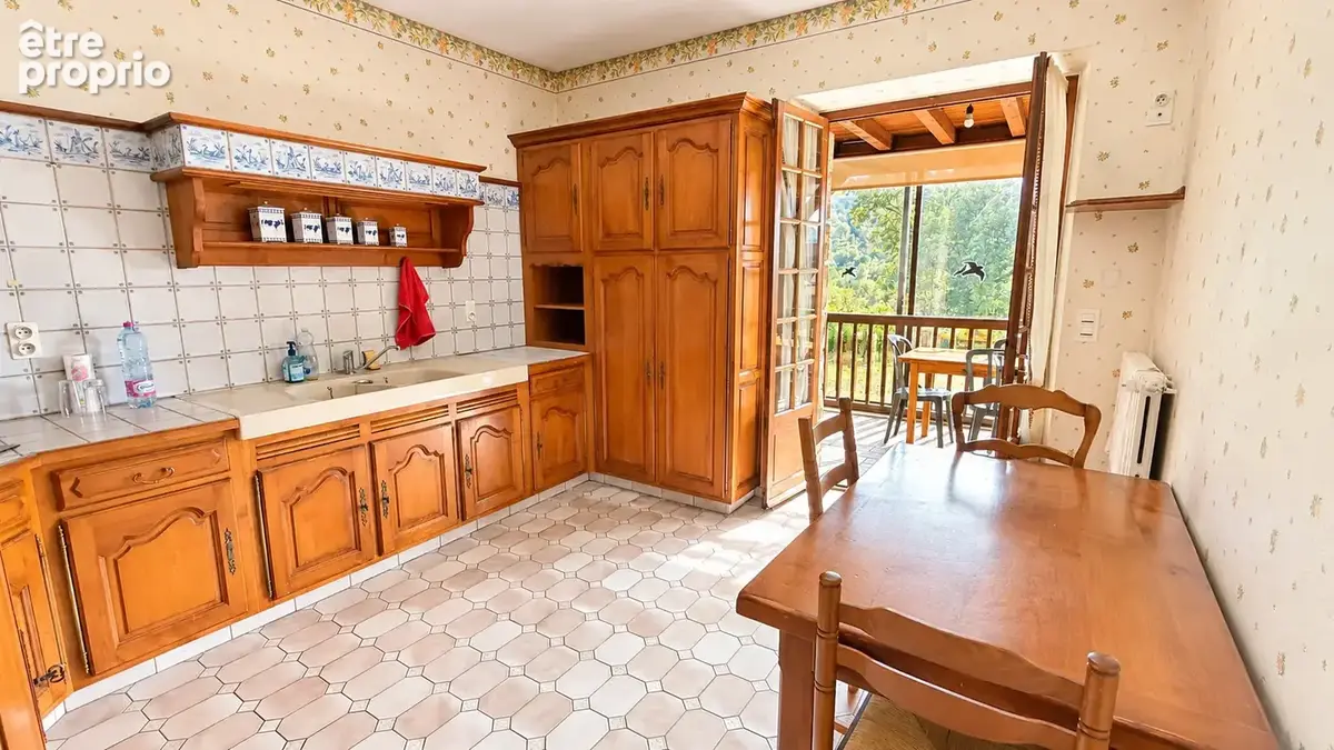 Maison cossue avec dépendance et grand terrain - photo 4