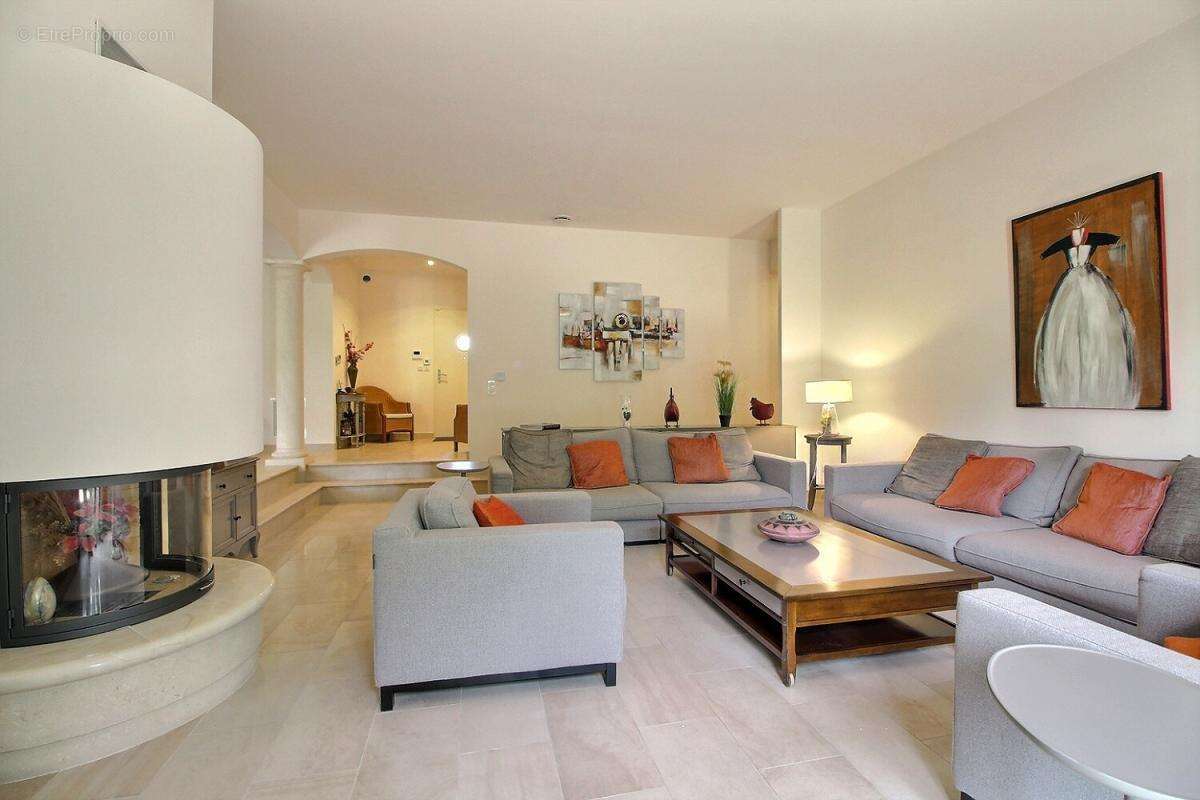 Maison à L&#039;ISLE-SUR-LA-SORGUE