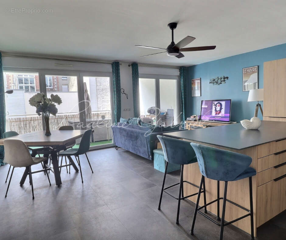 Appartement T3, Hôtel de Ville, Ascenseur, terrasse et parking - photo 2