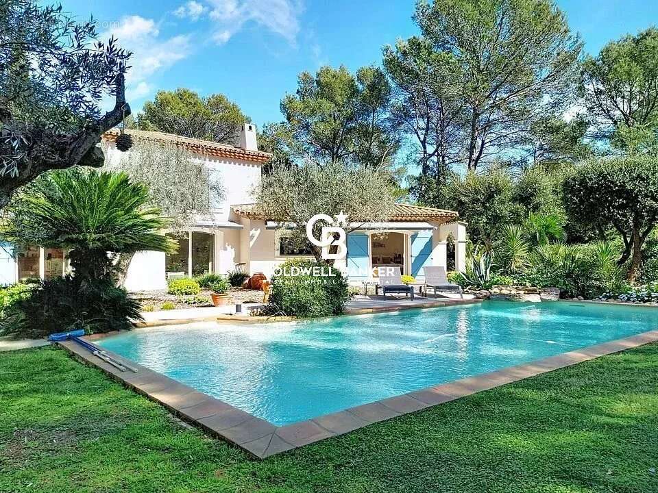 Maison à PUGET-SUR-ARGENS