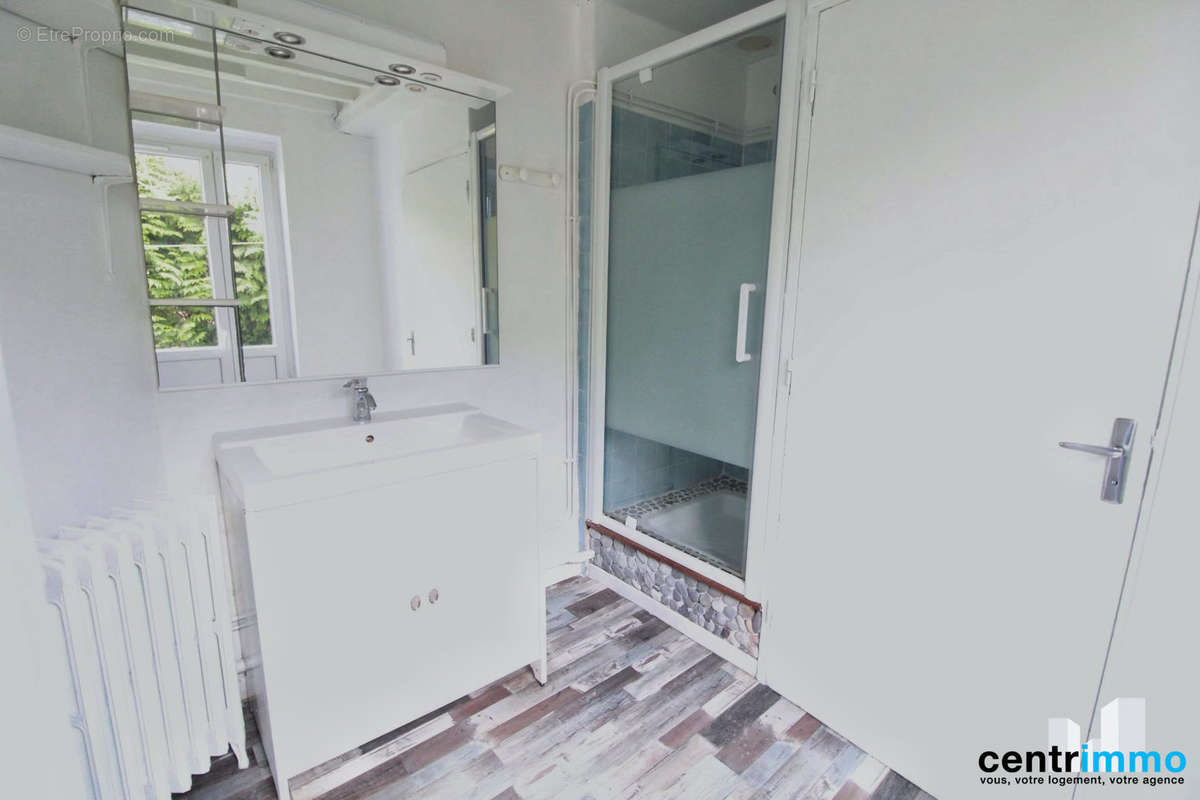 Centrimmo bien immobilier Dollens salle d&#039;eau - Appartement à DOULLENS