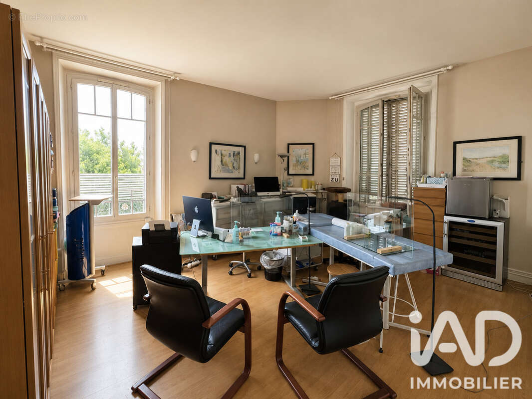 Maison 265 m² à Goussainville  - photo 4