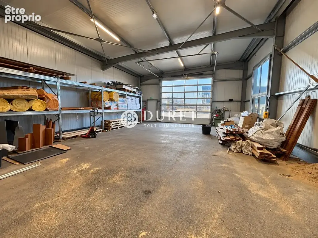 Commerce 2 300 m² à vendre à Montaigu (85600) - photo 4
