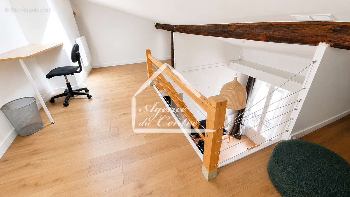 Paris 18e - Duplex de charme, lumineux et atypique - photo 9