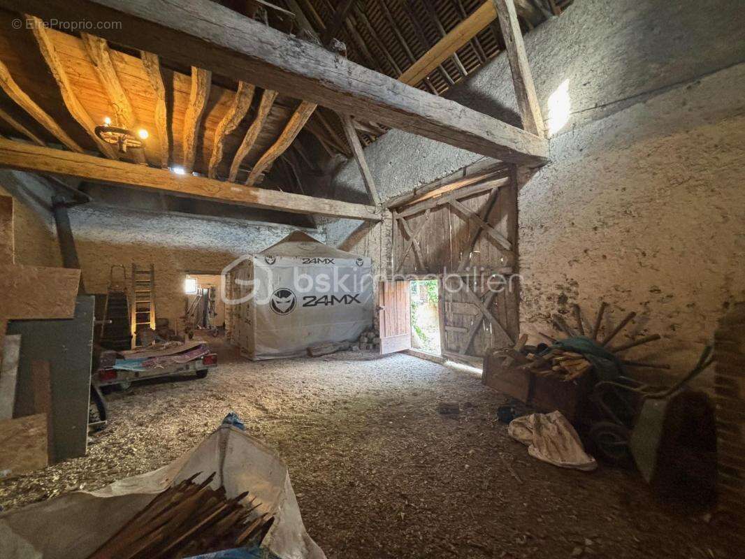 Maison à VILLENEUVE-SUR-YONNE