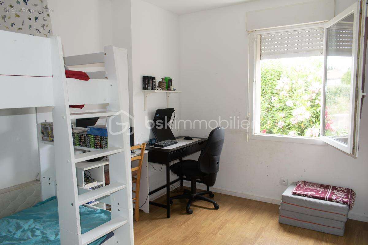 A Saint-andré-de-Sangonis, maison de 103 m² sur 626 m² de terrain avec piscine - photo 11