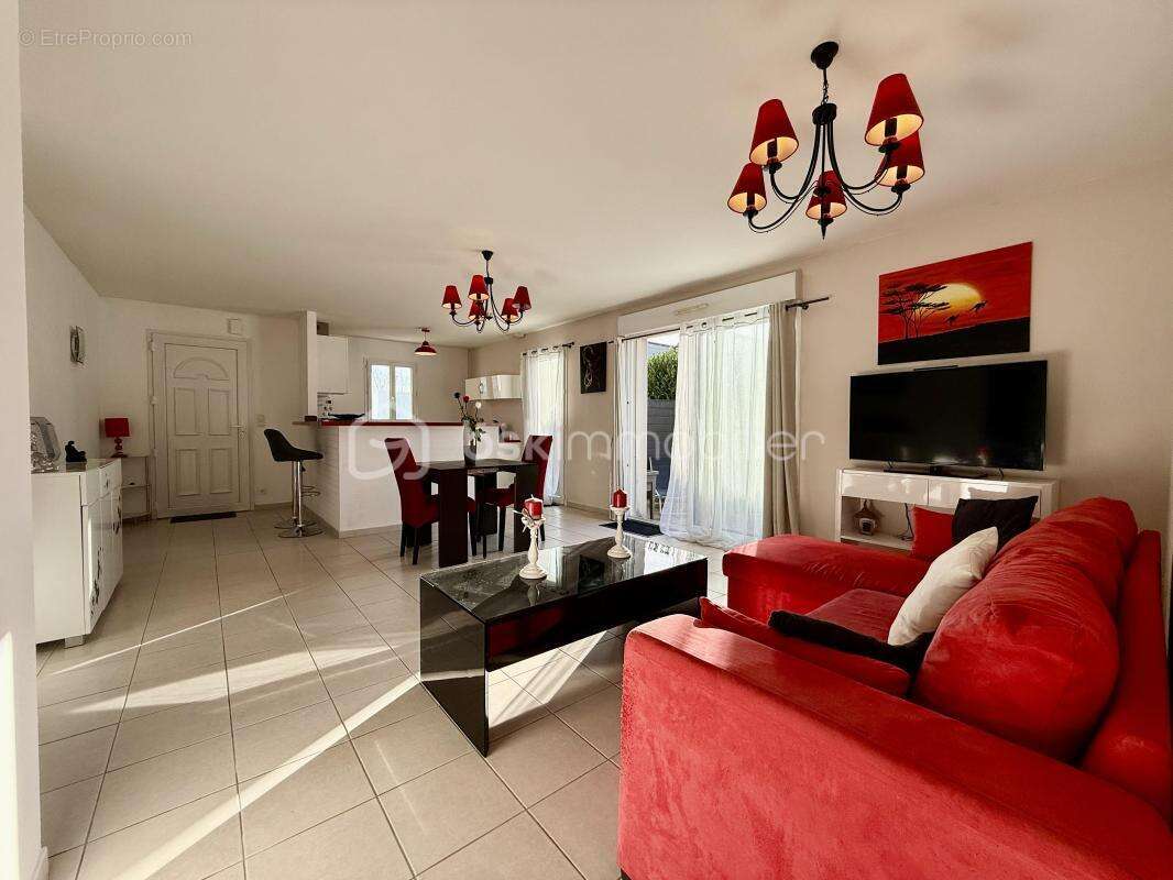 Maison à CORME-ROYAL