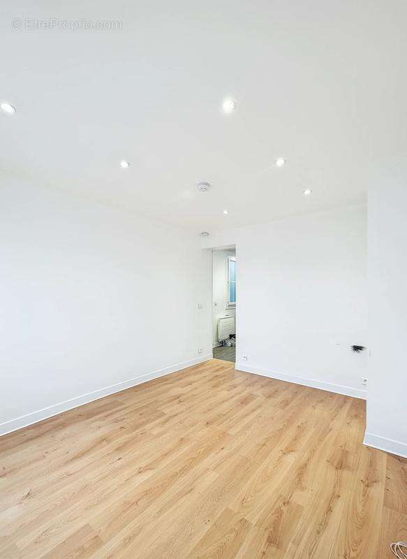 Appartement à CHARENTON-LE-PONT