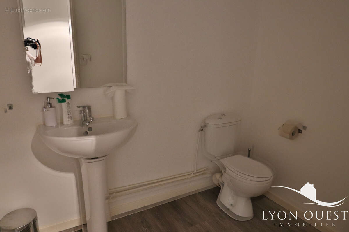 Commerce à CHARBONNIERES-LES-BAINS