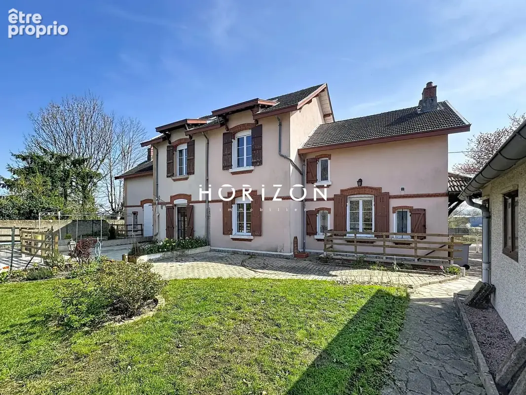 Maison 10 pièces 269 m² à vendre à Montceau-Les-Mines (71300) - photo 2