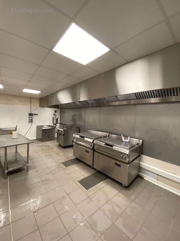 Commerce à LA TALAUDIERE