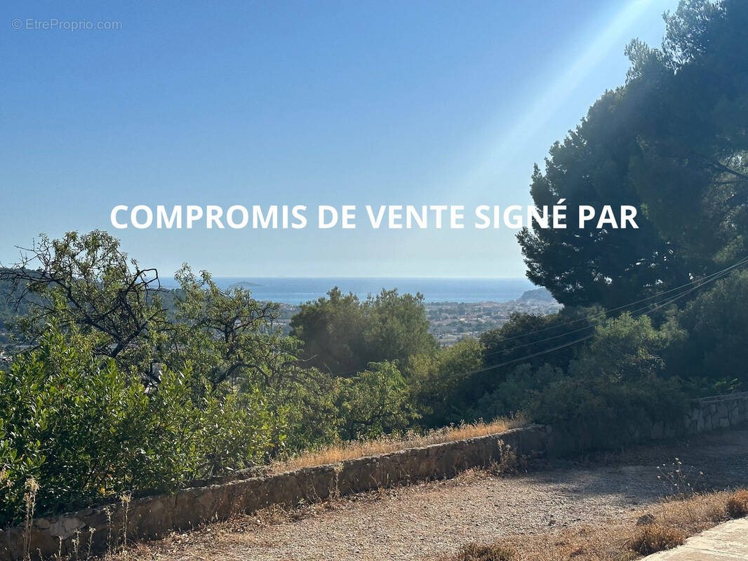 Terrain à OLLIOULES