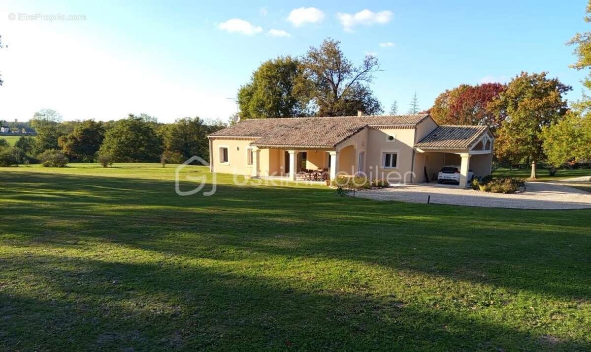 Maison à MONTPON-MENESTEROL