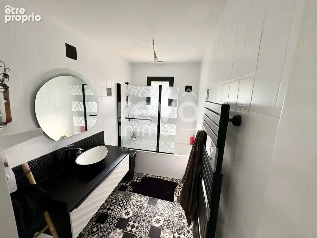 Belle maison familiale de 166 m² avec 5 chambres sur terrain de 786 m²- MONTREUIL JUIGNE - photo 5