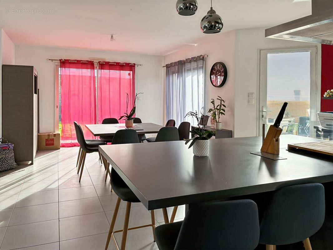 Maison à MEZIERES-SUR-COUESNON