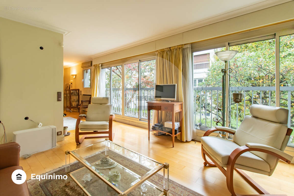 Appartement à PARIS-11E