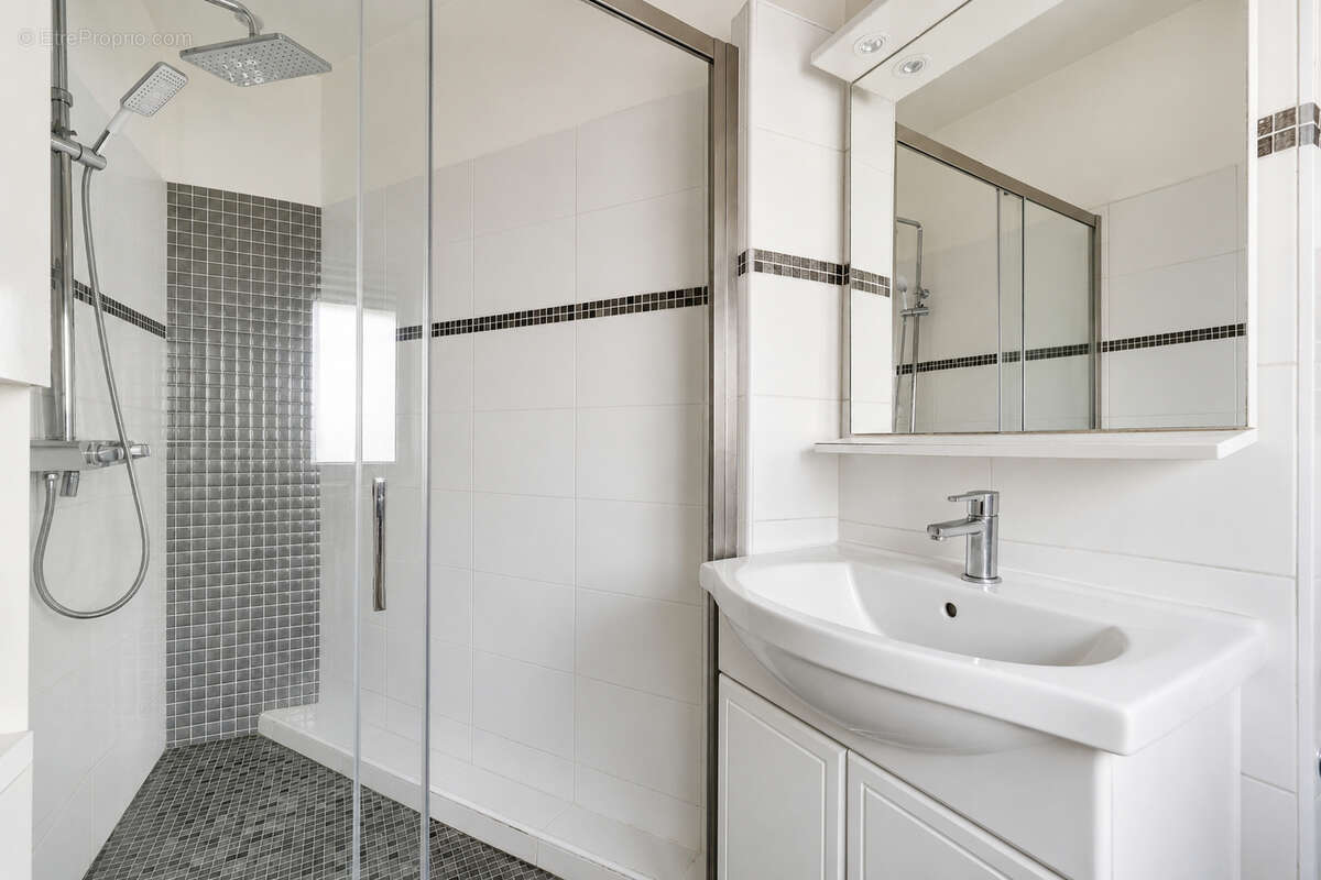 Appartement à PARIS-19E