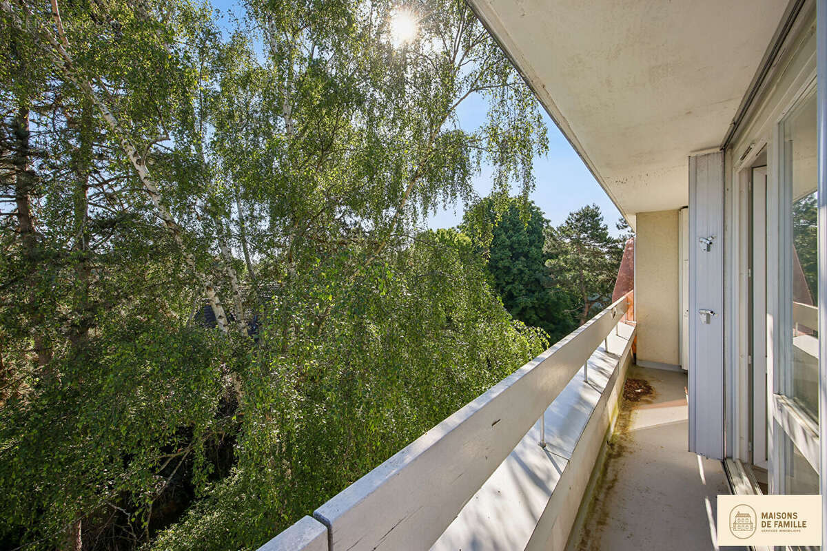 Appartement à LES ESSARTS-LE-ROI