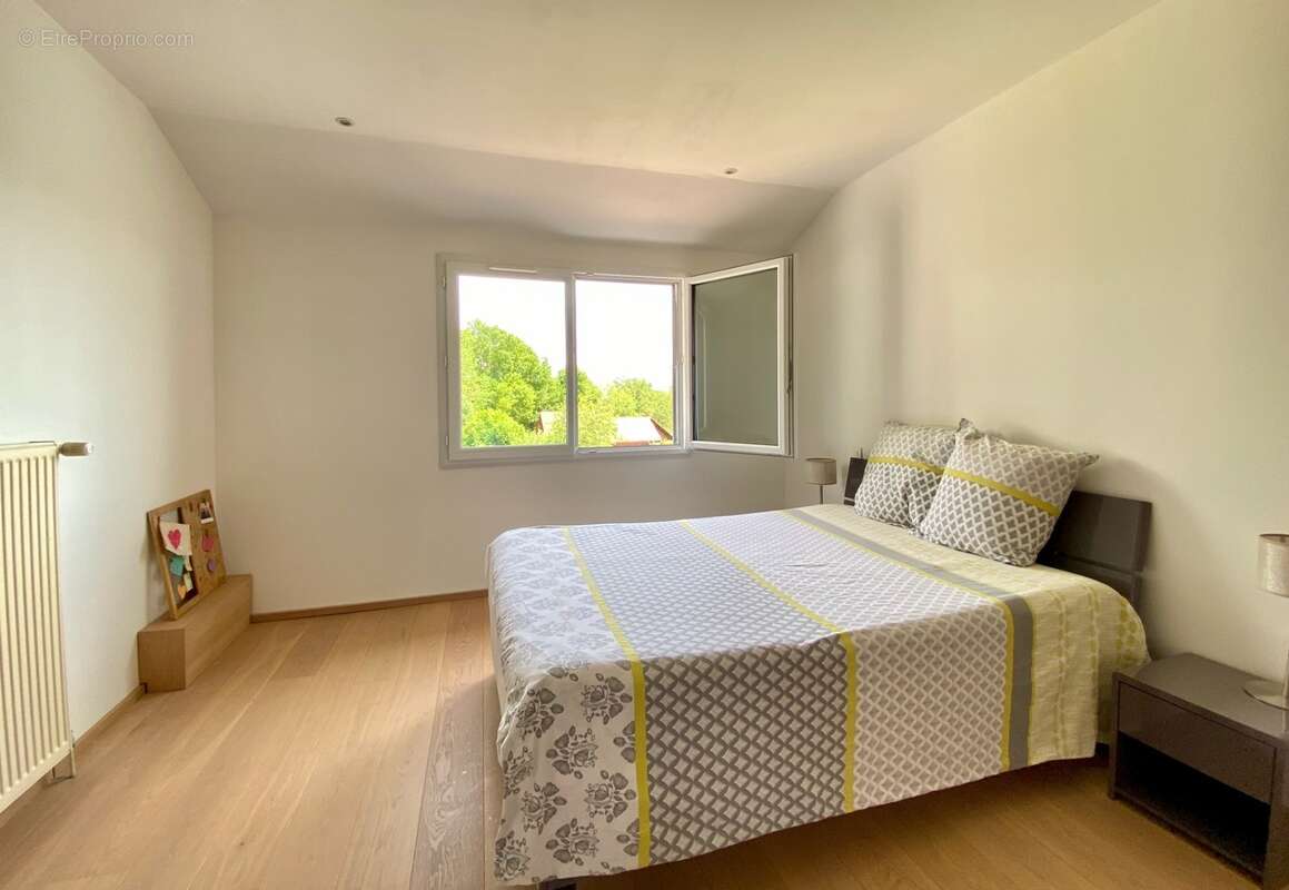 Maison à vendre 6 pièces ECHENEVEX (01) - photo 23