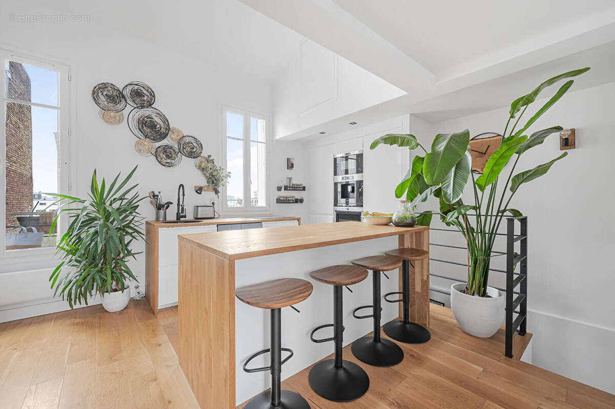 Appartement à PARIS-14E