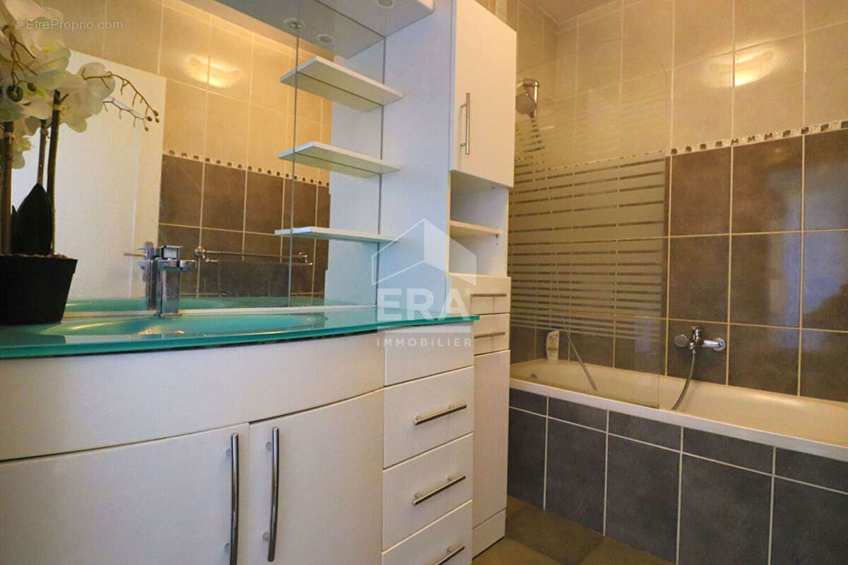 Appartement à MARSEILLE-10E