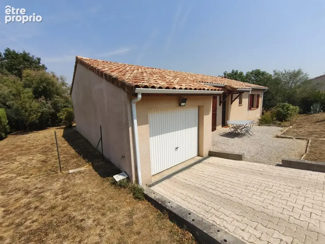 Maison T4 de plain-pied de 93 m2 avec jardin clos, piscine et garage - photo 3