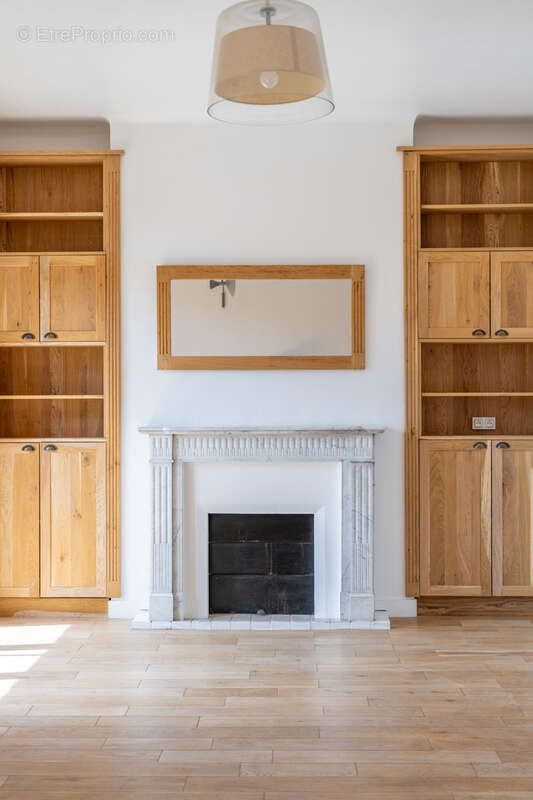 Appartement à MARSEILLE-2E