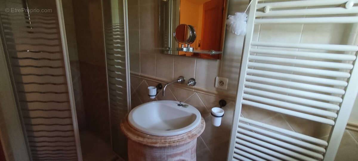 Maison de caractère avec piscine, dépendance et vue dégagée - photo 10