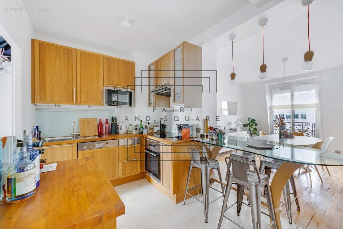 Appartement à NEUILLY-SUR-SEINE