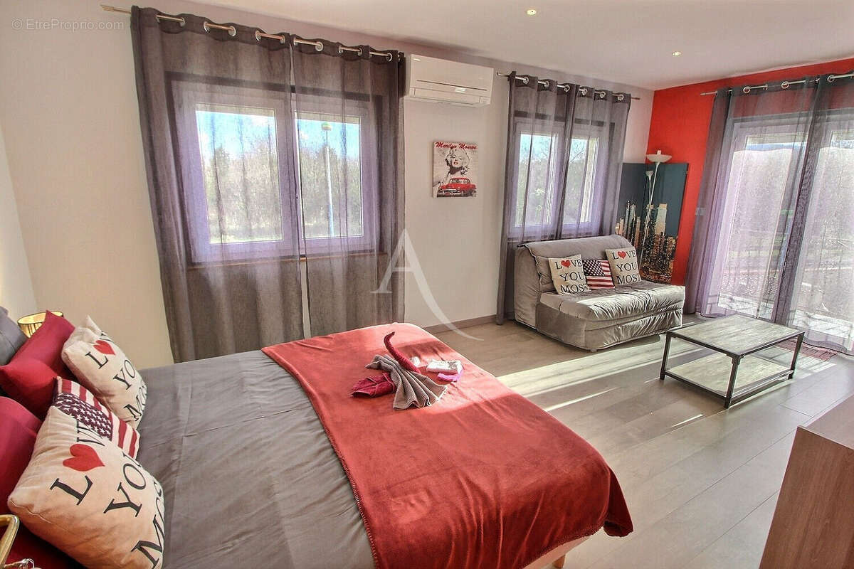 Maison à SAINT-CYPRIEN