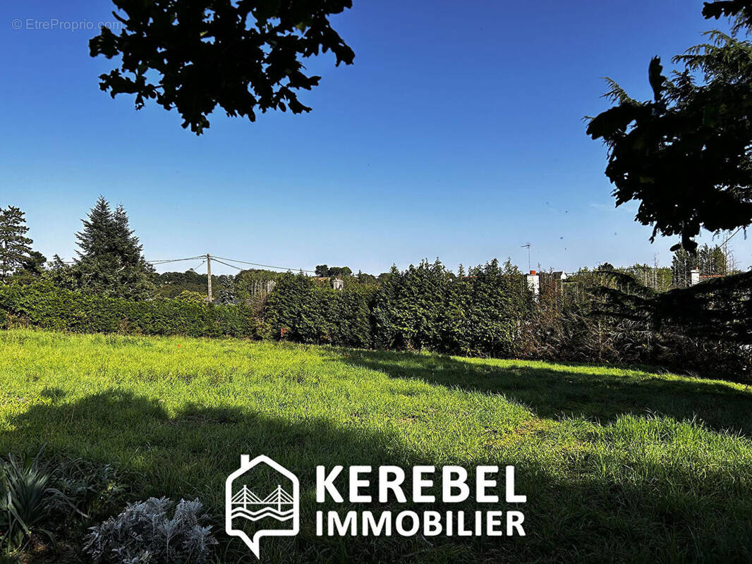 Terrain à LOPERHET