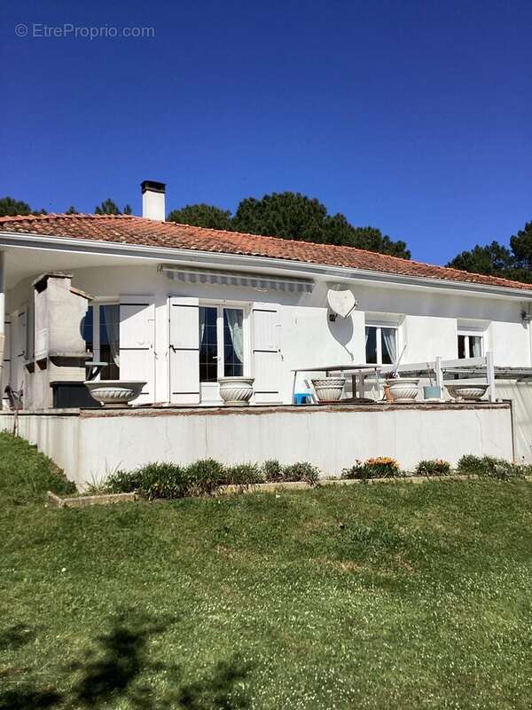 Côté terrasse plein sud - Maison à LE VERDON-SUR-MER